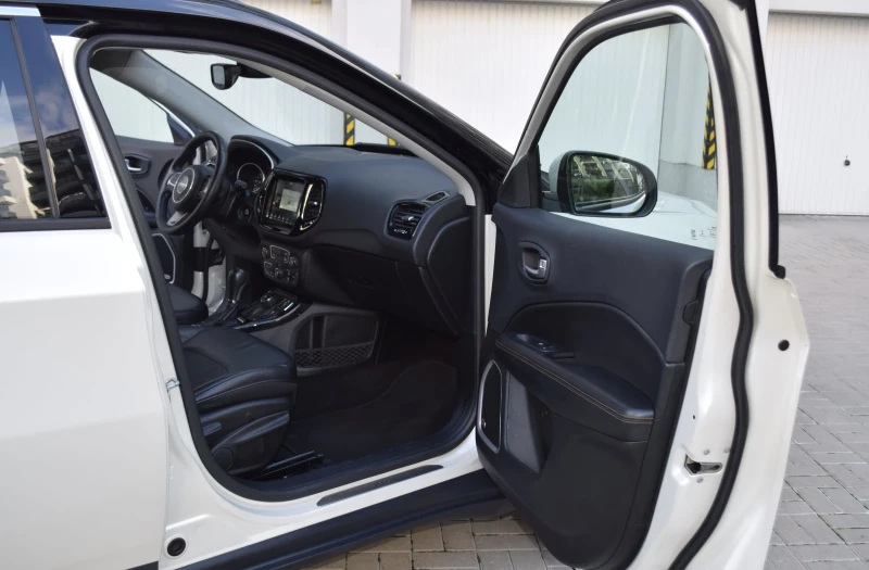 Jeep Compass Limited 4X4, снимка 7 - Автомобили и джипове - 52475104