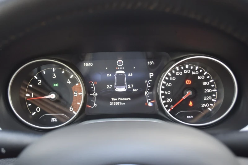 Jeep Compass Limited 4X4, снимка 16 - Автомобили и джипове - 52475104