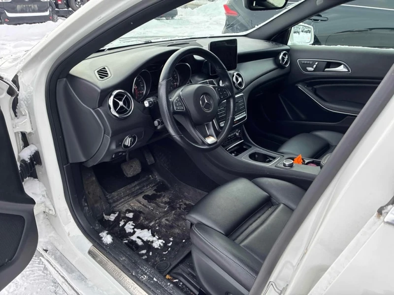 Mercedes-Benz GLA 250 * CARFAX * БЕЗ ПЪРВОНАЧАЛНА ВНОСКА, снимка 5 - Автомобили и джипове - 53150402