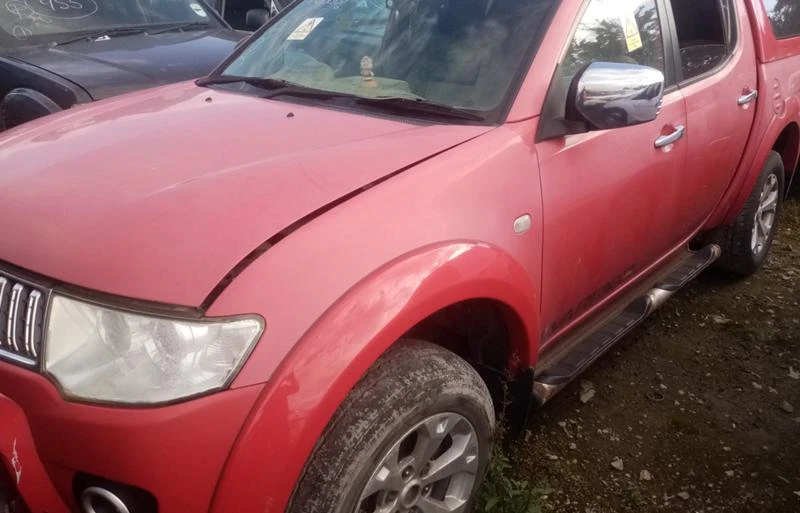 Mitsubishi L200 2.5did части , снимка 2 - Автомобили и джипове - 12780824