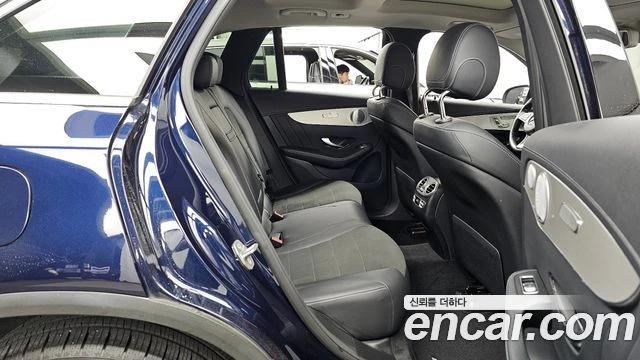 Mercedes-Benz GLC 300 4MATIC* AMG LINE* ПОДГРЕВ* НАВИГАЦИЯ, снимка 9 - Автомобили и джипове - 54881346