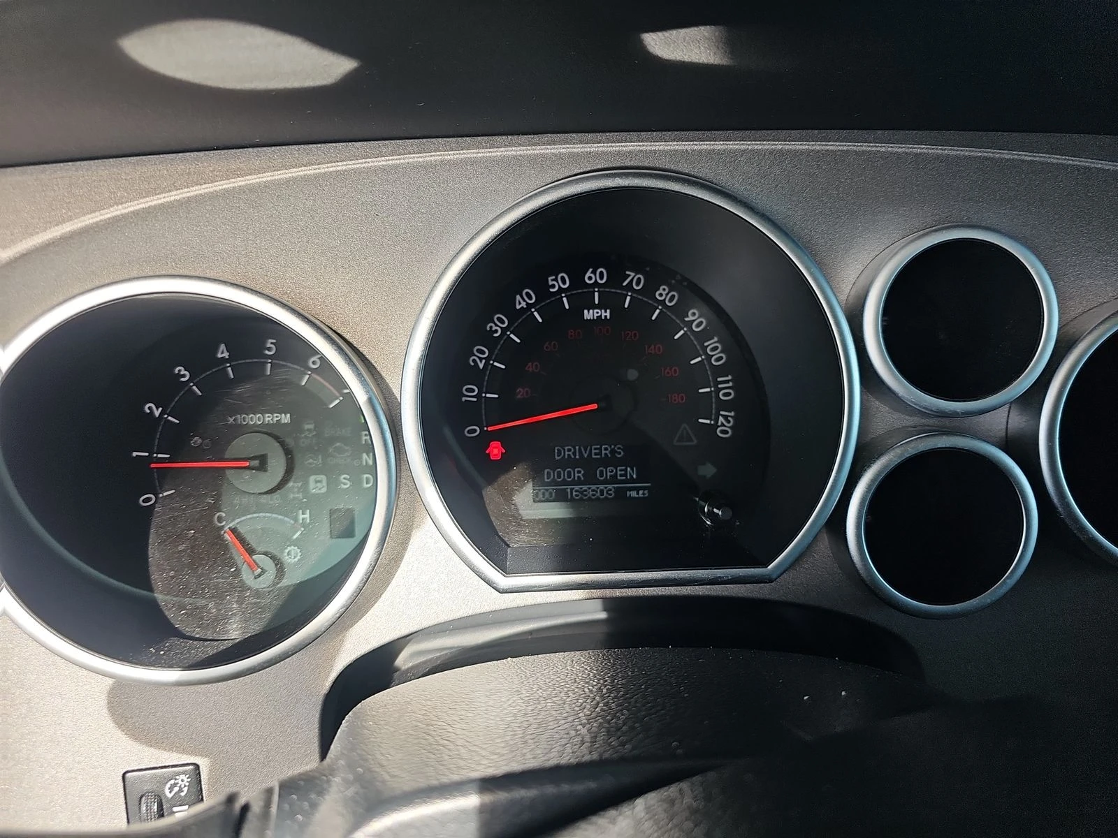 Toyota Sequoia LIMITED* 5.7* V8* ПОДГРЕВ* КАМЕРА* КЕЙЛЕС*  - изображение 10