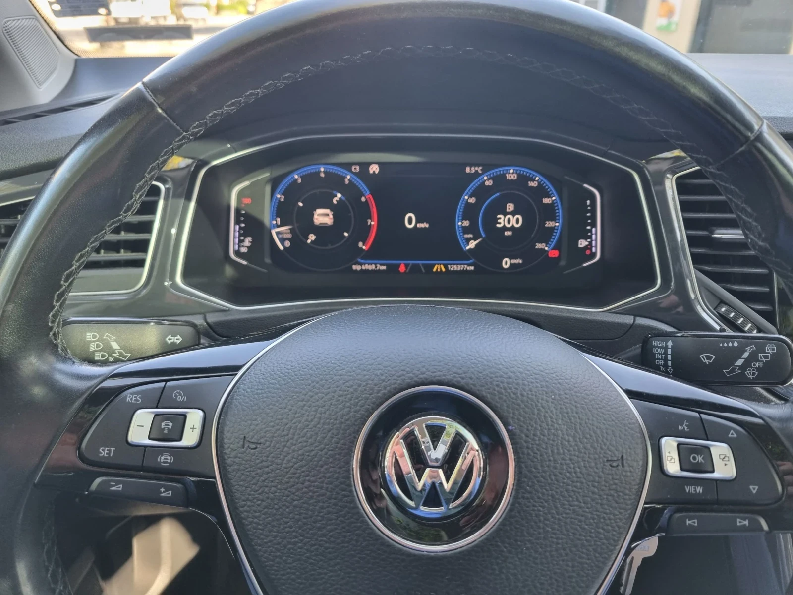 VW T-Roc 1.5TSI/DIGITAL/KAMERA/PANORAMA/РЪЧКА , снимка 11 - Автомобили и джипове - 54338426