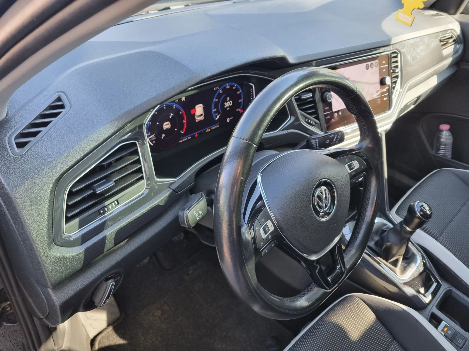 VW T-Roc 1.5TSI/DIGITAL/KAMERA/PANORAMA/РЪЧКА , снимка 10 - Автомобили и джипове - 54338426