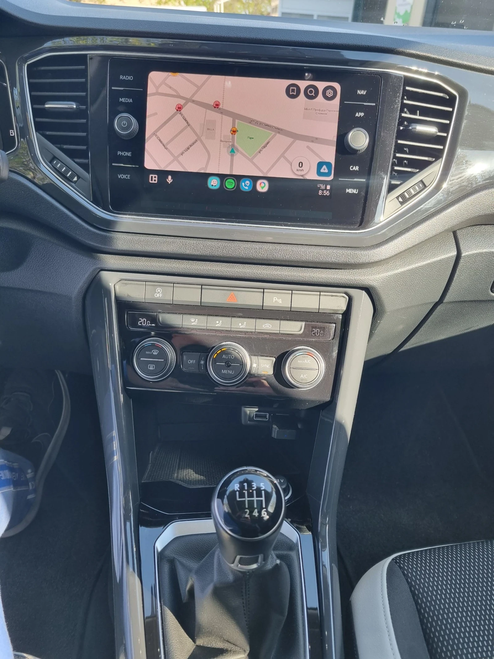 VW T-Roc 1.5TSI/DIGITAL/KAMERA/PANORAMA/РЪЧКА , снимка 10 - Автомобили и джипове - 54338426
