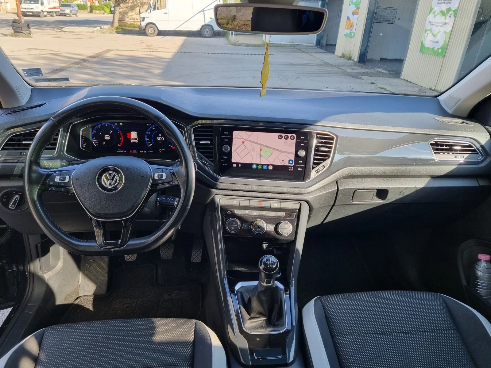 VW T-Roc 1.5TSI/DIGITAL/KAMERA/PANORAMA/РЪЧКА , снимка 7 - Автомобили и джипове - 54338426