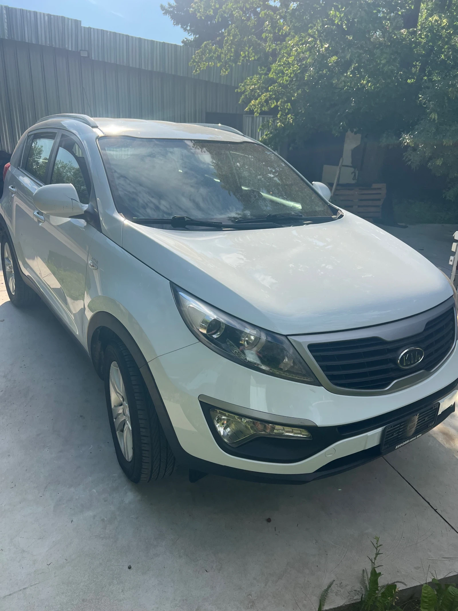 Kia Sportage 1.6, снимка 2 - Автомобили и джипове - 54691876