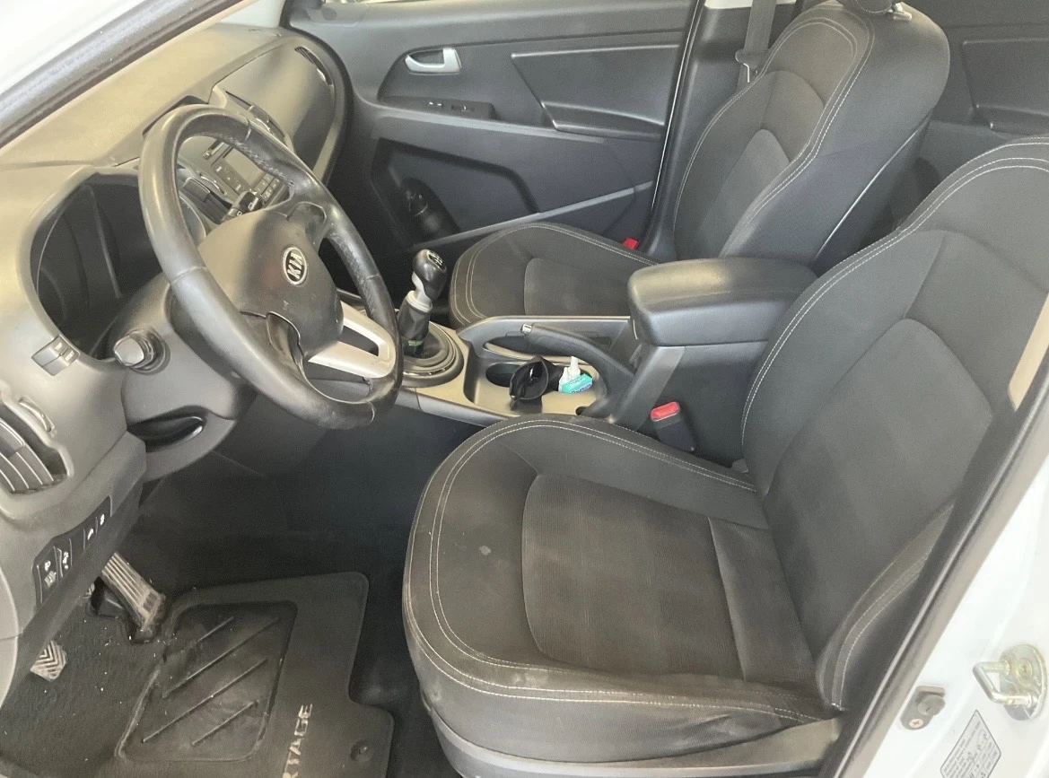 Kia Sportage 1.6, снимка 6 - Автомобили и джипове - 54691876
