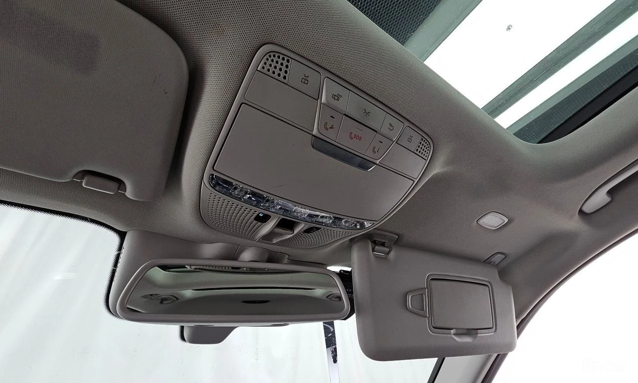 Mercedes-Benz GLC 300 4MATIC* AMG LINE* ПОДГРЕВ* НАВИГАЦИЯ, снимка 7 - Автомобили и джипове - 54881346