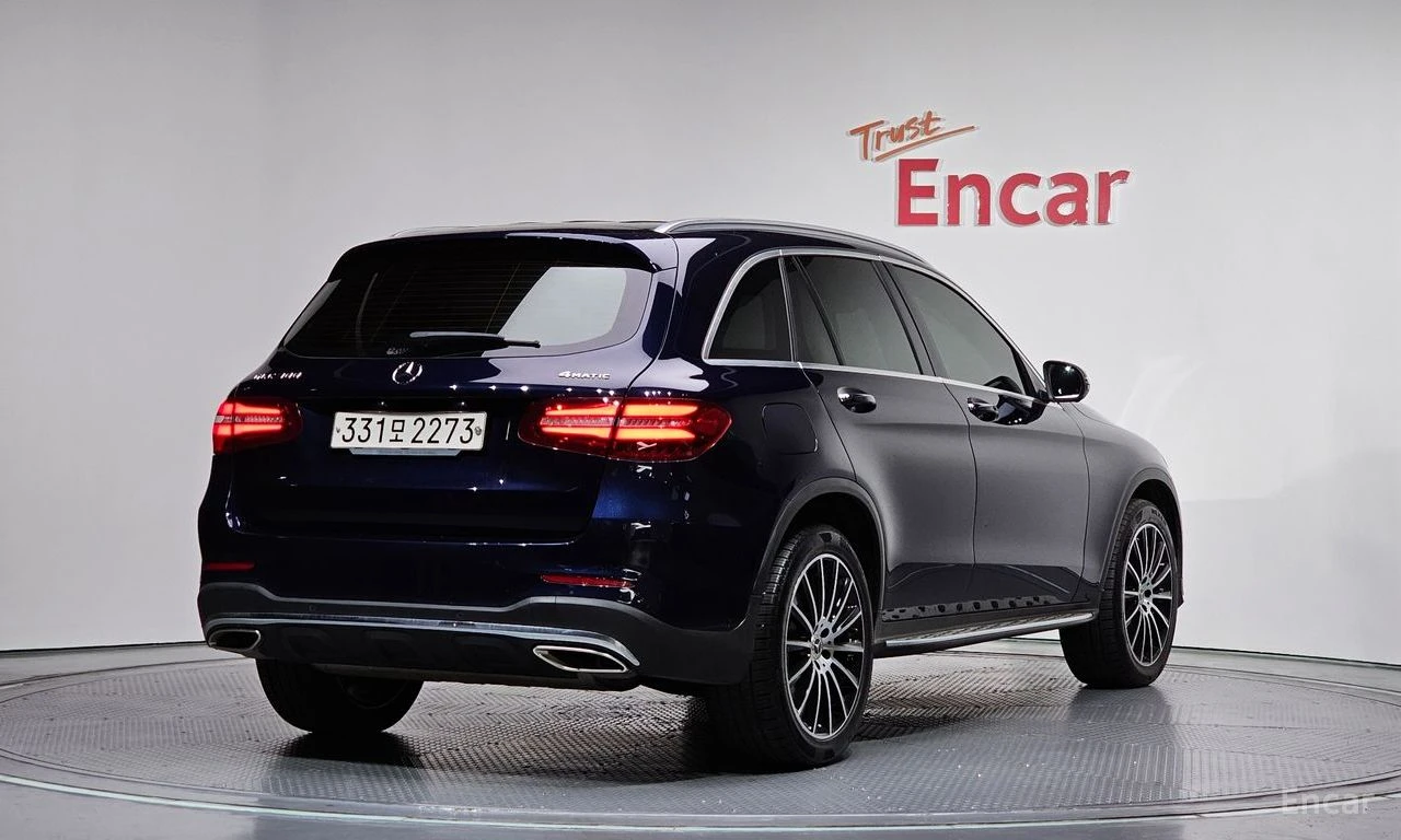 Mercedes-Benz GLC 300 4MATIC* AMG LINE* ПОДГРЕВ* НАВИГАЦИЯ, снимка 2 - Автомобили и джипове - 54881346