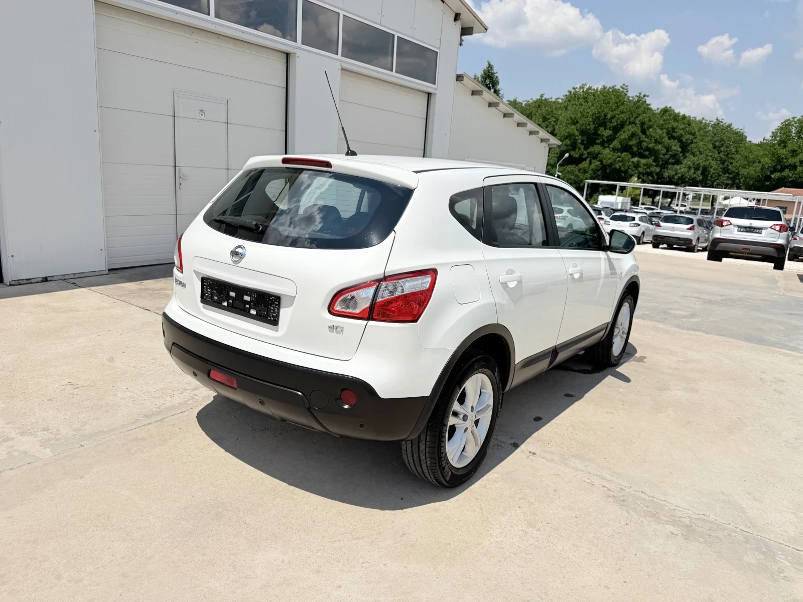 Nissan Qashqai 2.0dci 150k.c* 4x4* Avtomat* UNIKAT* , снимка 14 - Автомобили и джипове - 55070241