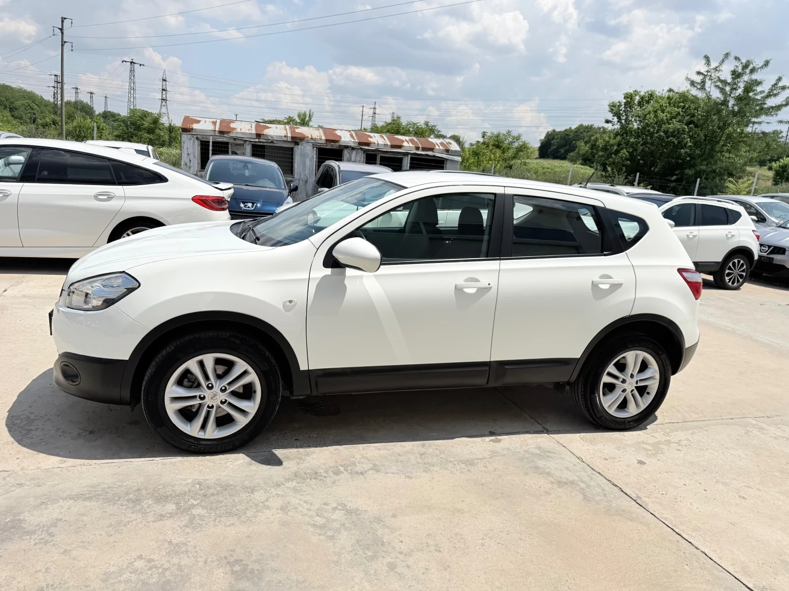 Nissan Qashqai 2.0dci 150k.c* 4x4* Avtomat* UNIKAT* , снимка 3 - Автомобили и джипове - 55070241