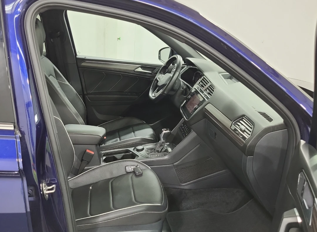 VW Tiguan AWD* HIGHLINE* R-LINE* Подгрев* Памет* Камера* Пан, снимка 10 - Автомобили и джипове - 55566992
