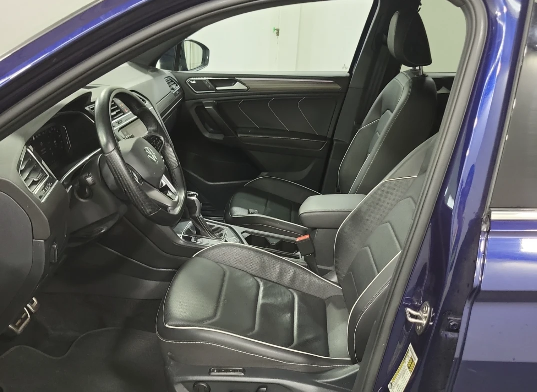 VW Tiguan AWD* HIGHLINE* R-LINE* Подгрев* Памет* Камера* Пан, снимка 9 - Автомобили и джипове - 55566992