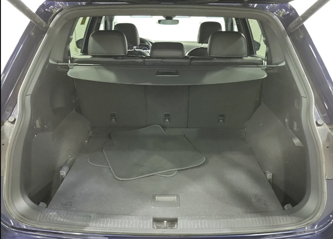 VW Tiguan AWD* HIGHLINE* R-LINE* Подгрев* Памет* Камера* Пан, снимка 16 - Автомобили и джипове - 55566992