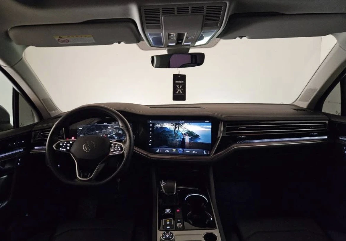 VW Touareg 3.0 TDI, снимка 13 - Автомобили и джипове - 55784510