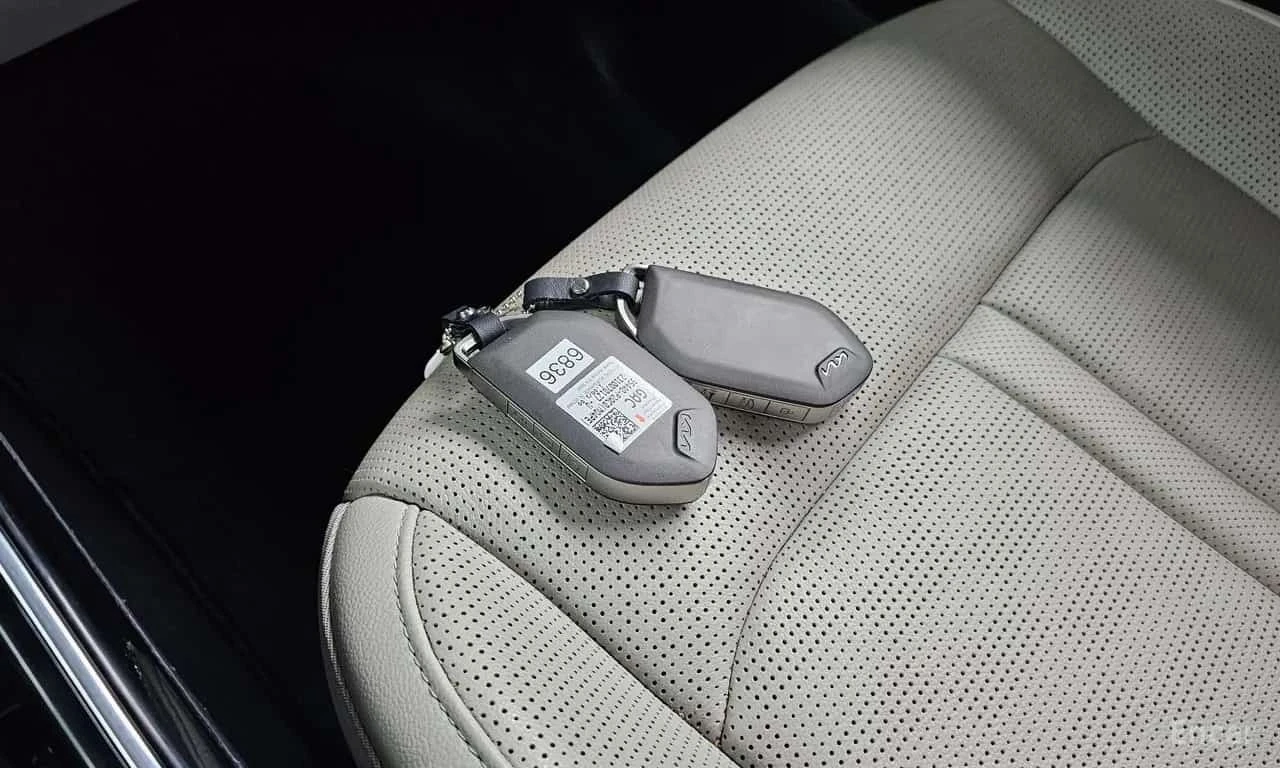 Kia Sorento * Hybrid 1.6 4WD * Обдухване * 360 * Keyless * , снимка 15 - Автомобили и джипове - 56336232