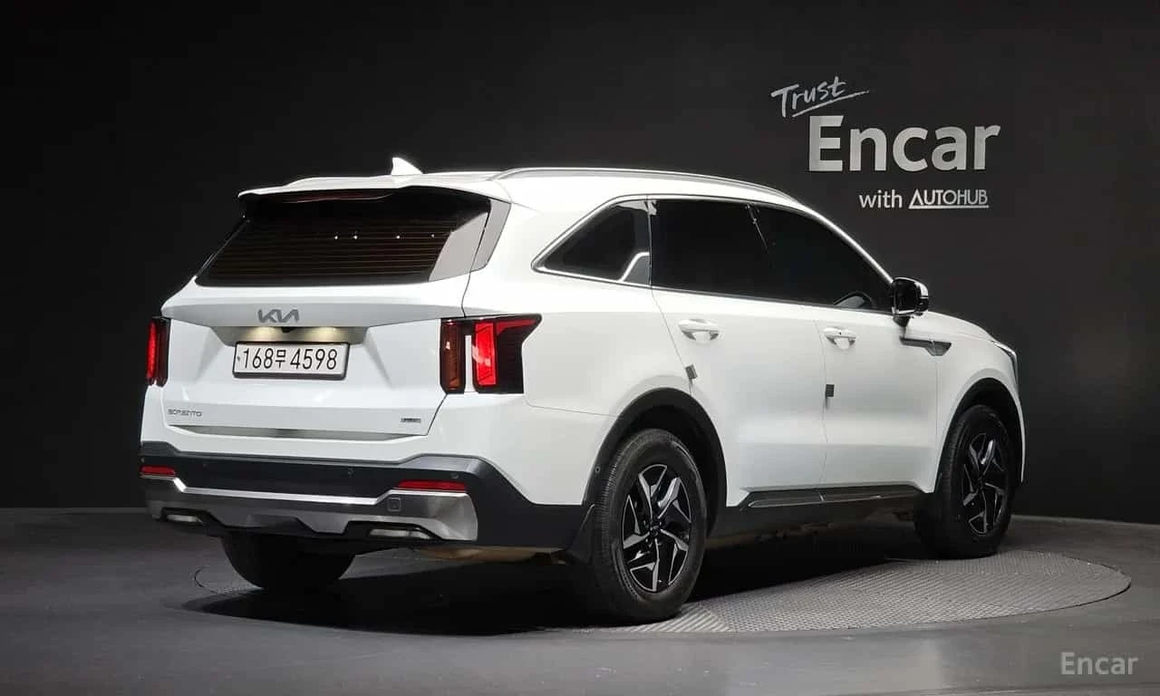Kia Sorento * Hybrid 1.6 4WD * Обдухване * 360 * Keyless * , снимка 2 - Автомобили и джипове - 56336232