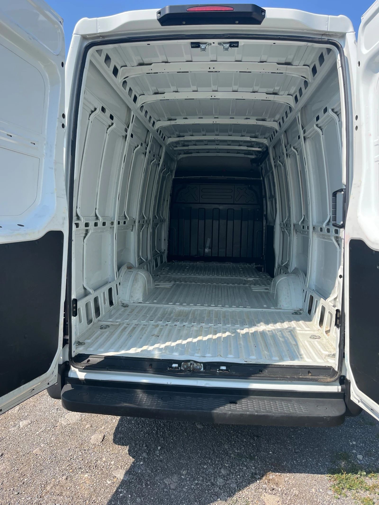 Iveco 35s13 Макси, снимка 11 - Бусове и автобуси - 55790410