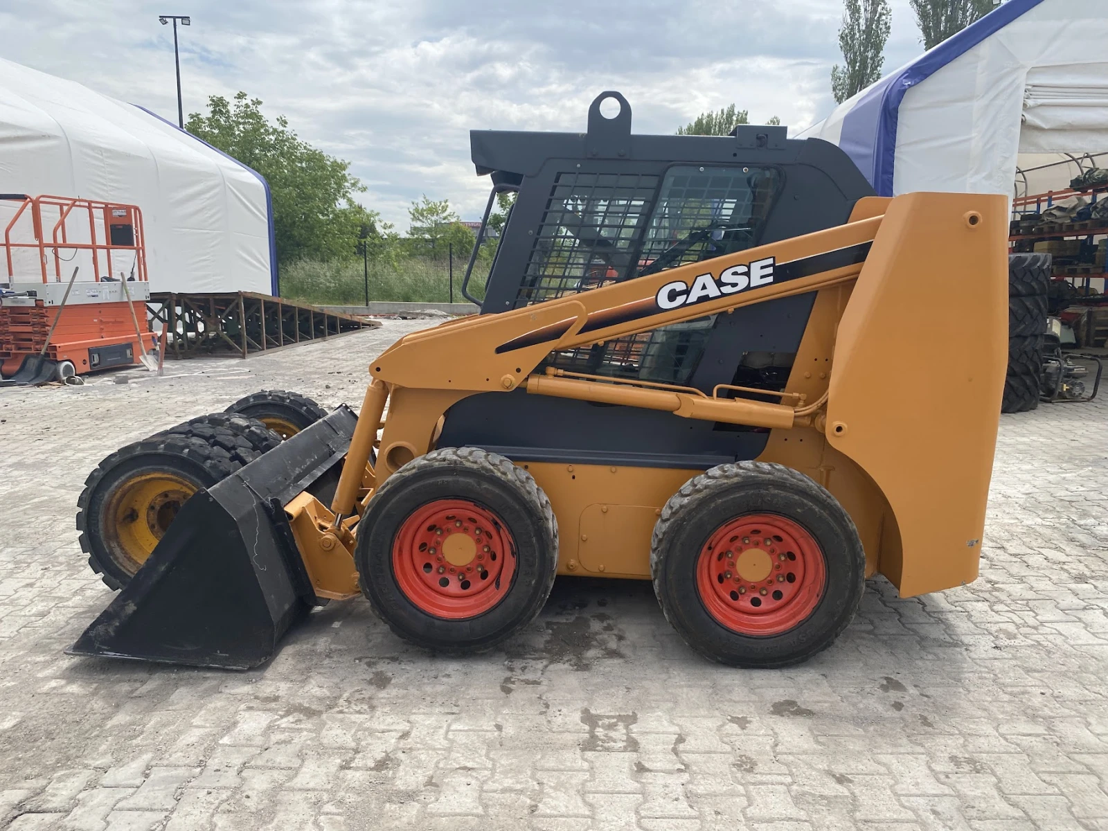 Мини челни товарачи Друга Case 430  - изображение 8