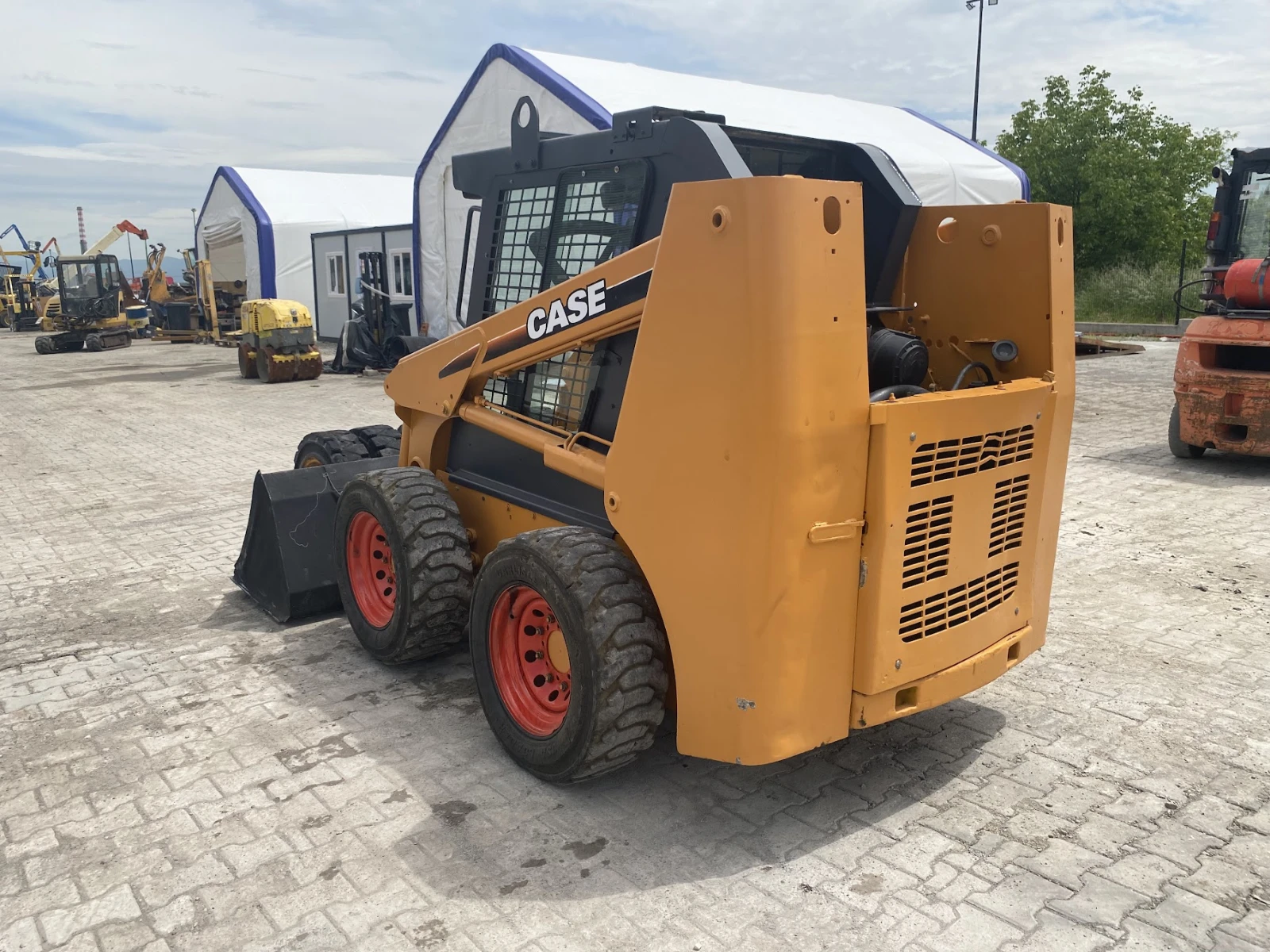 Мини челни товарачи Друга Case 430  - изображение 7