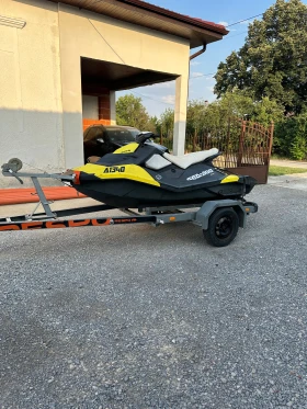 Джет Bombardier Sea Doo Spark 3up, снимка 2 - Воден транспорт - 47438298