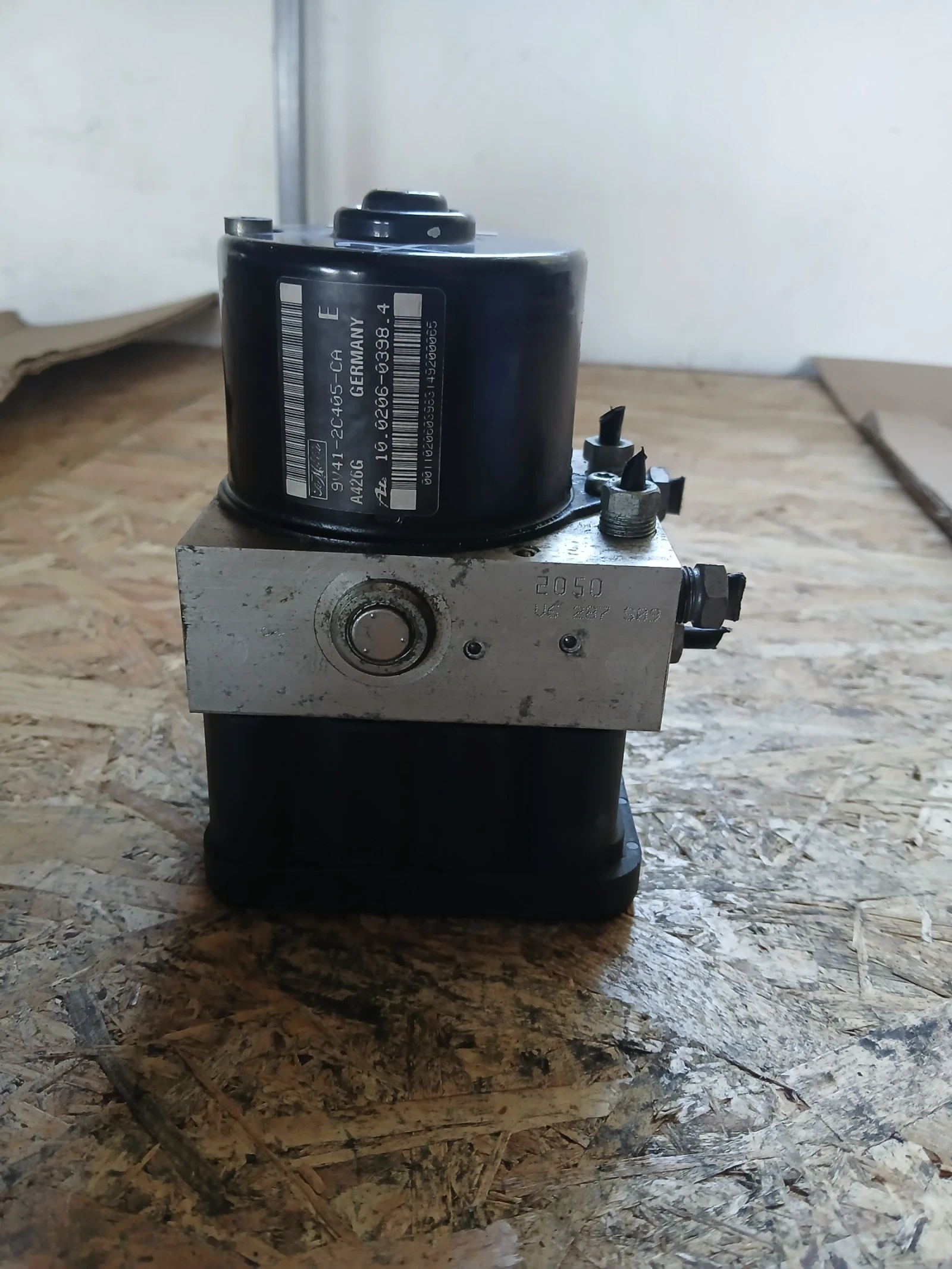 9V41-2C405-CA ABS помпа Ford Kuga 2.0 дизел 