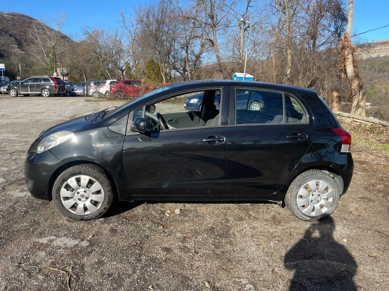 Toyota Yaris 1.0, VVT-i обслужена, снимка 6 - Автомобили и джипове - 47414402