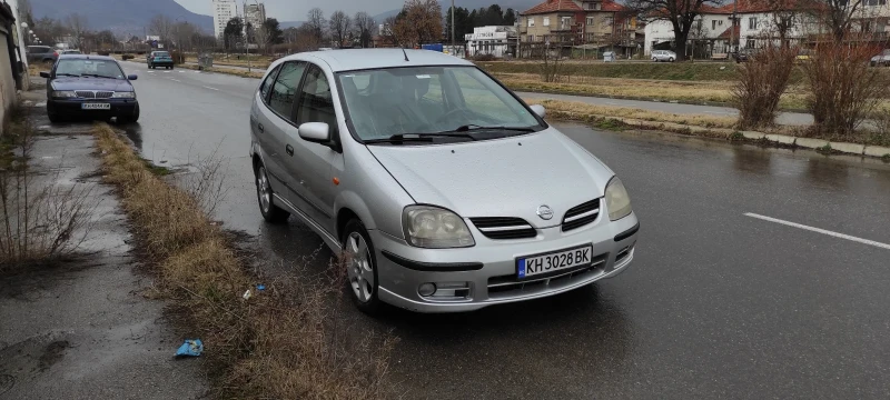 Nissan Almera tino, снимка 5 - Автомобили и джипове - 47447030