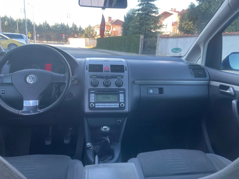 VW Touran 2.0 TDI, снимка 11 - Автомобили и джипове - 48816834