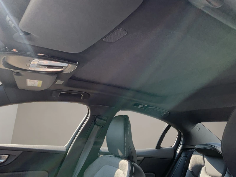 Volvo S60 НОВ!T8/2.0PHEV/455HP/ULTIAMTE-DARK/360/NAVI/225vpr, снимка 13 - Автомобили и джипове - 49860678