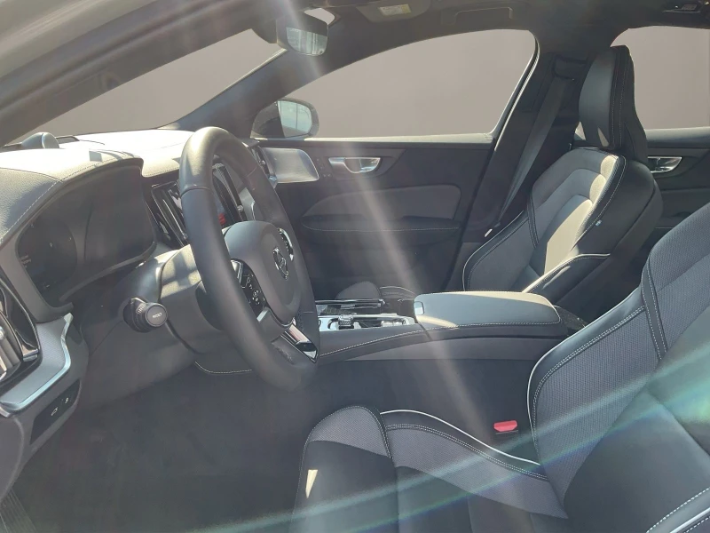 Volvo S60 НОВ!T8/2.0PHEV/455HP/ULTIAMTE-DARK/360/NAVI/225vpr, снимка 11 - Автомобили и джипове - 49860678