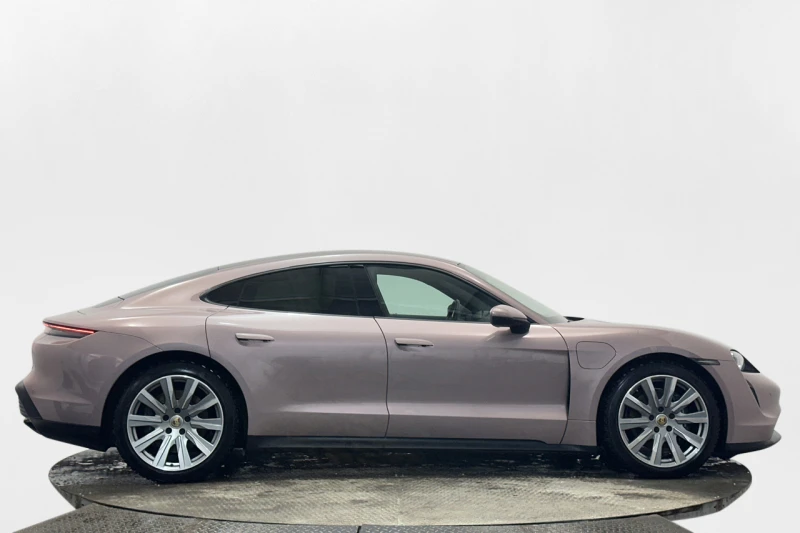 Porsche Taycan Performance Battery* Pano* Navi* Термопомпа* , снимка 4 - Автомобили и джипове - 51452556