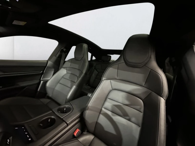 Porsche Taycan Performance Battery* Pano* Navi* Термопомпа* , снимка 10 - Автомобили и джипове - 51452556