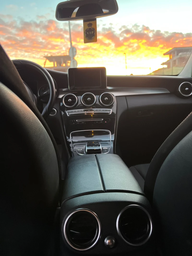 Mercedes-Benz C 220, снимка 4 - Автомобили и джипове - 52404782