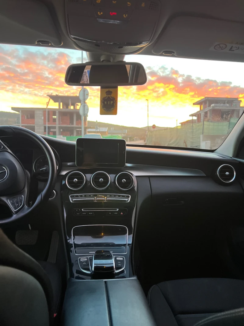 Mercedes-Benz C 220, снимка 3 - Автомобили и джипове - 52404782