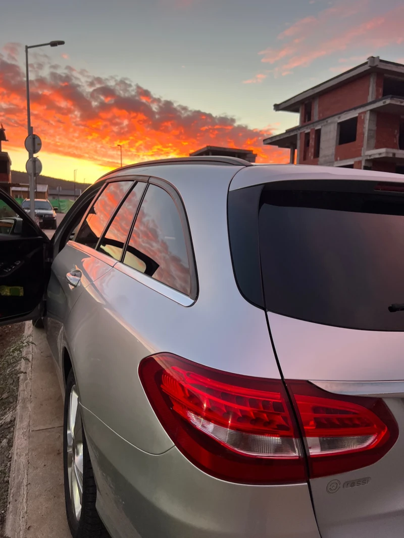 Mercedes-Benz C 220, снимка 5 - Автомобили и джипове - 52404782