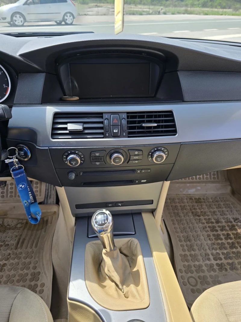 BMW 520, снимка 9 - Автомобили и джипове - 53250439