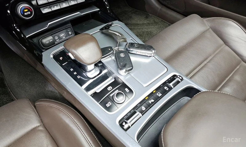 Kia Stinger, снимка 9 - Автомобили и джипове - 53381594