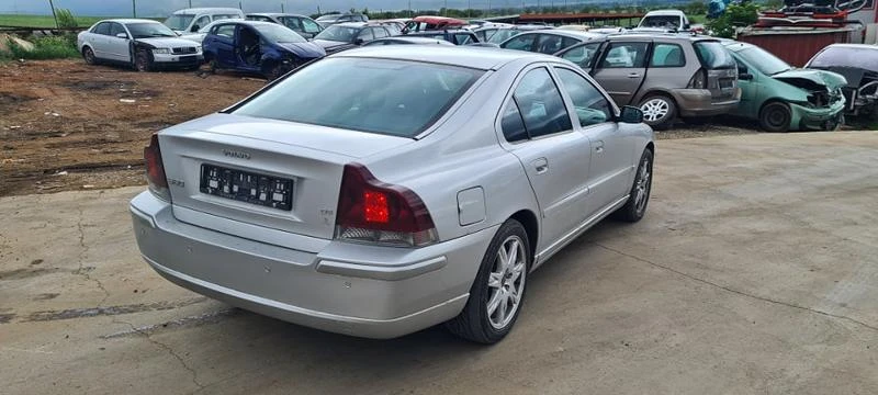 Volvo S60 2.4, снимка 2 - Автомобили и джипове - 41990924