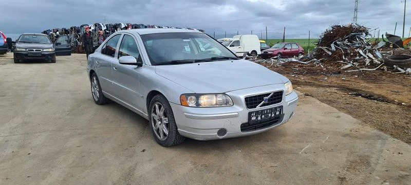 Volvo S60 2.4, снимка 1 - Автомобили и джипове - 41990924