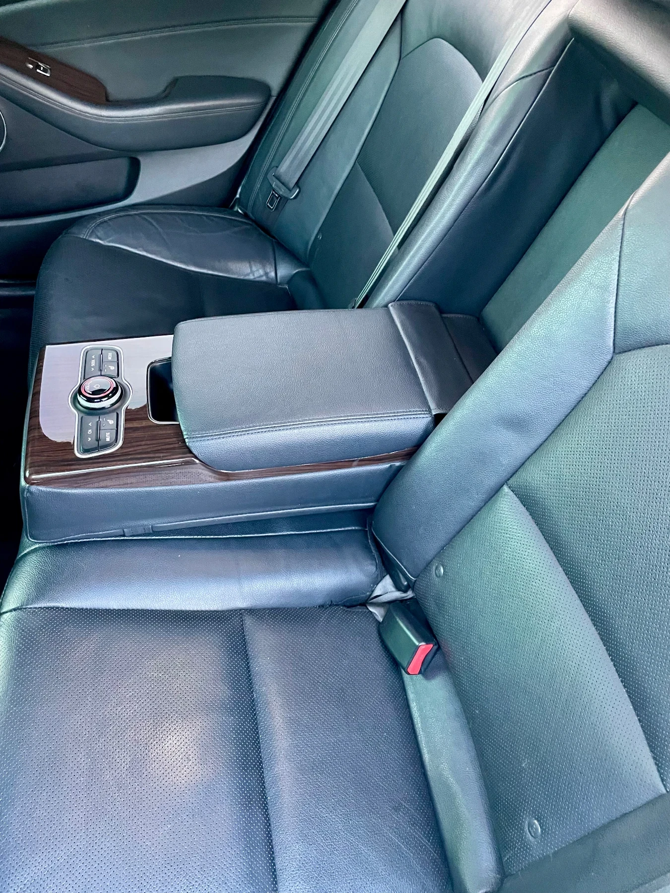 Kia K7 3.0 LPG Prestige Promo/Panorama/Carplay/Shadowline | Mobile.bg � ����������� 17