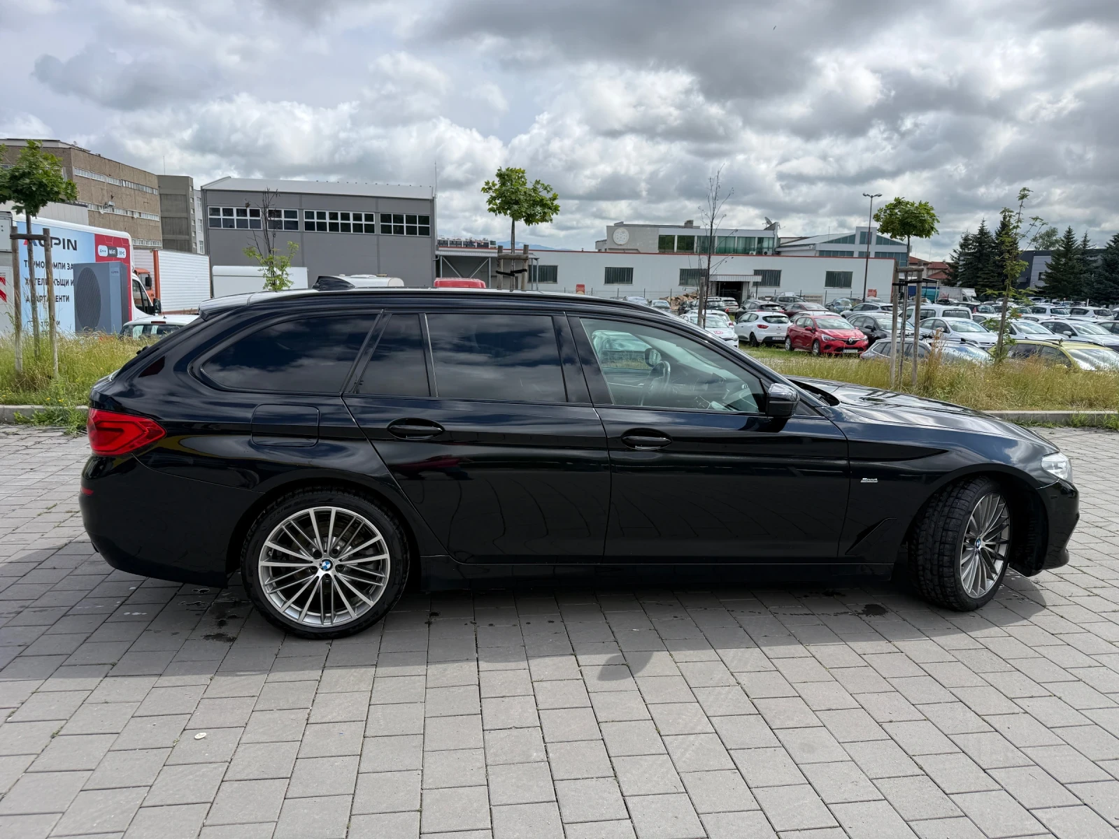 BMW 520 CarPlay, Panorama, снимка 12 - Автомобили и джипове - 55265768