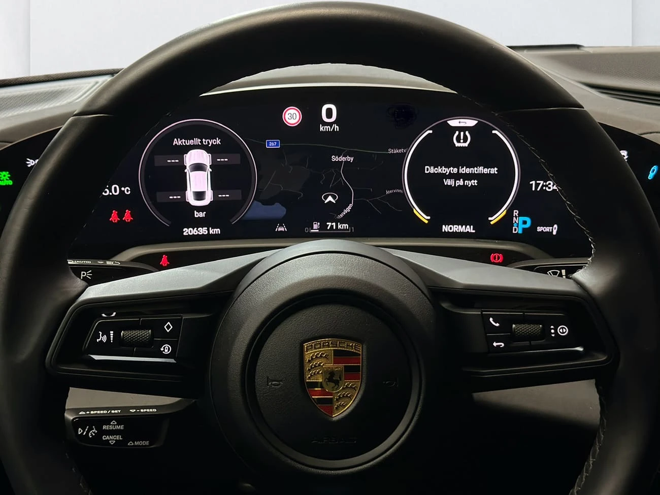 Porsche Taycan Performance Battery* Pano* Navi* *  | Mobile.bg   14