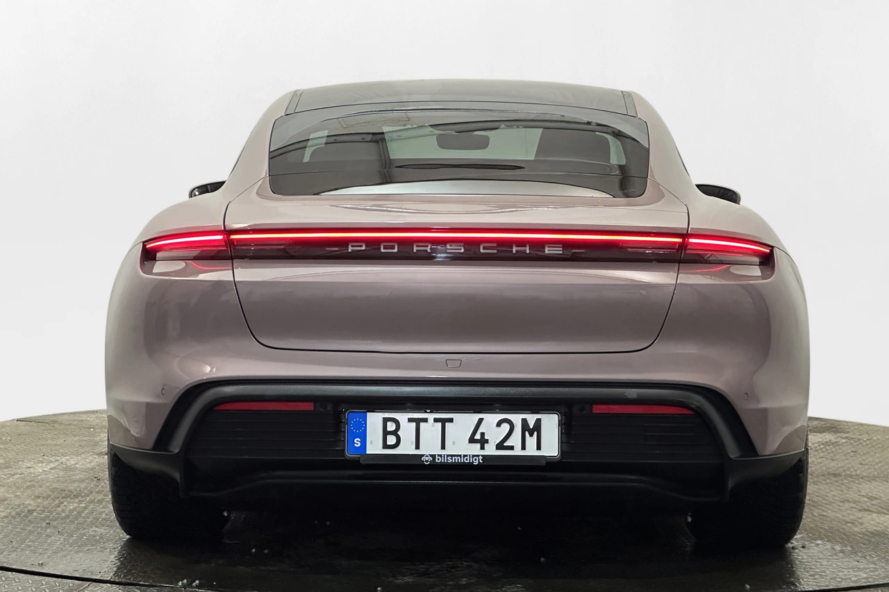 Porsche Taycan Performance Battery* Pano* Navi* Термопомпа*  - изображение 6