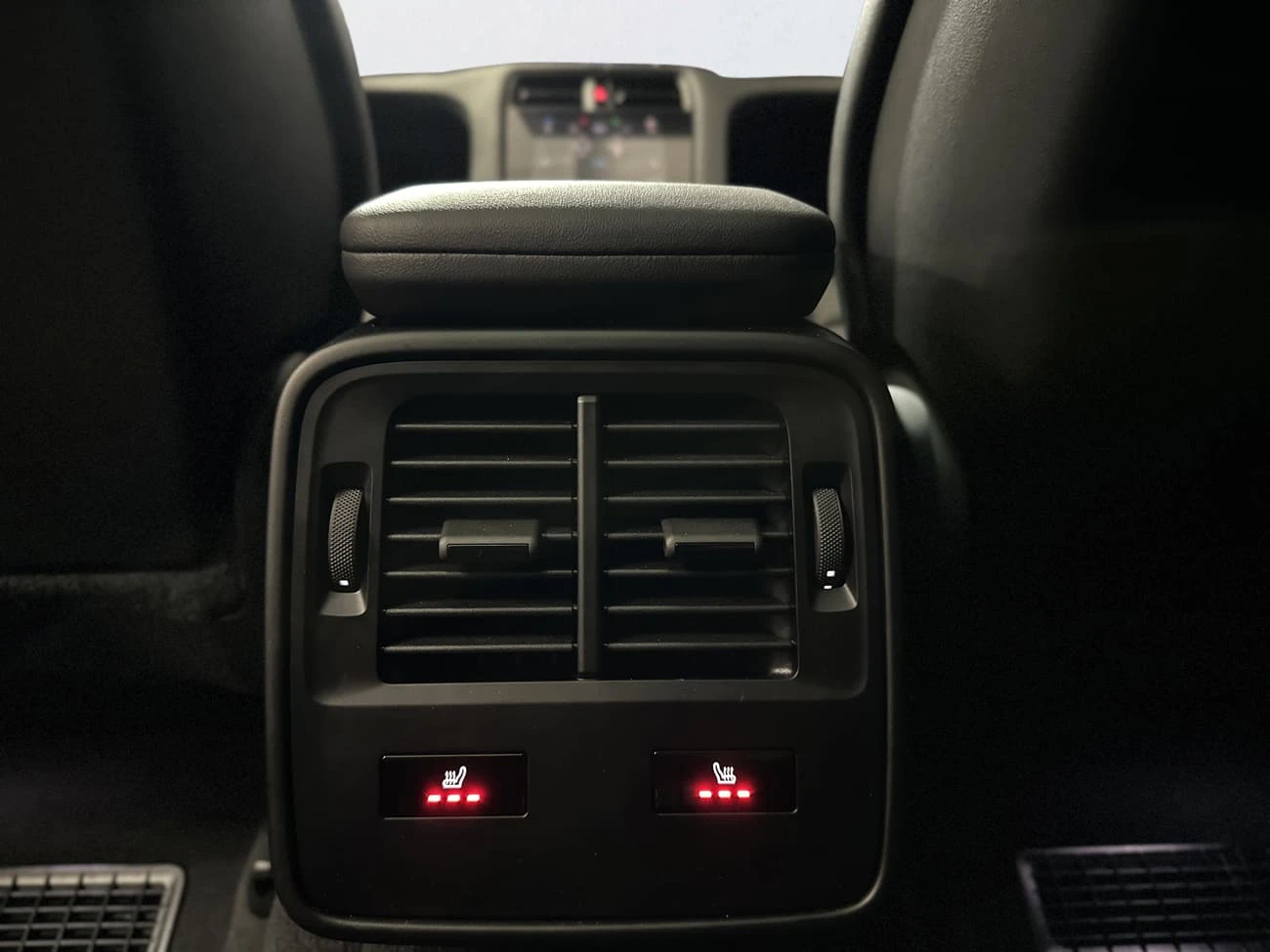 Porsche Taycan Performance Battery* Pano* Navi* *  | Mobile.bg   17