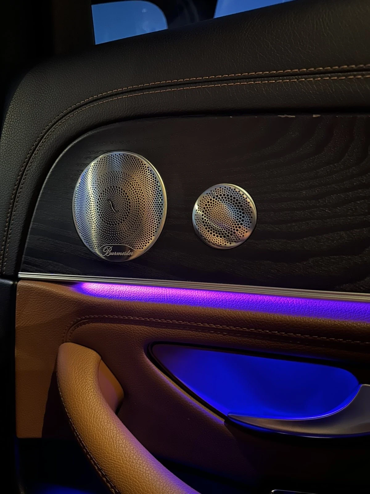 Mercedes-Benz E 220  - изображение 10