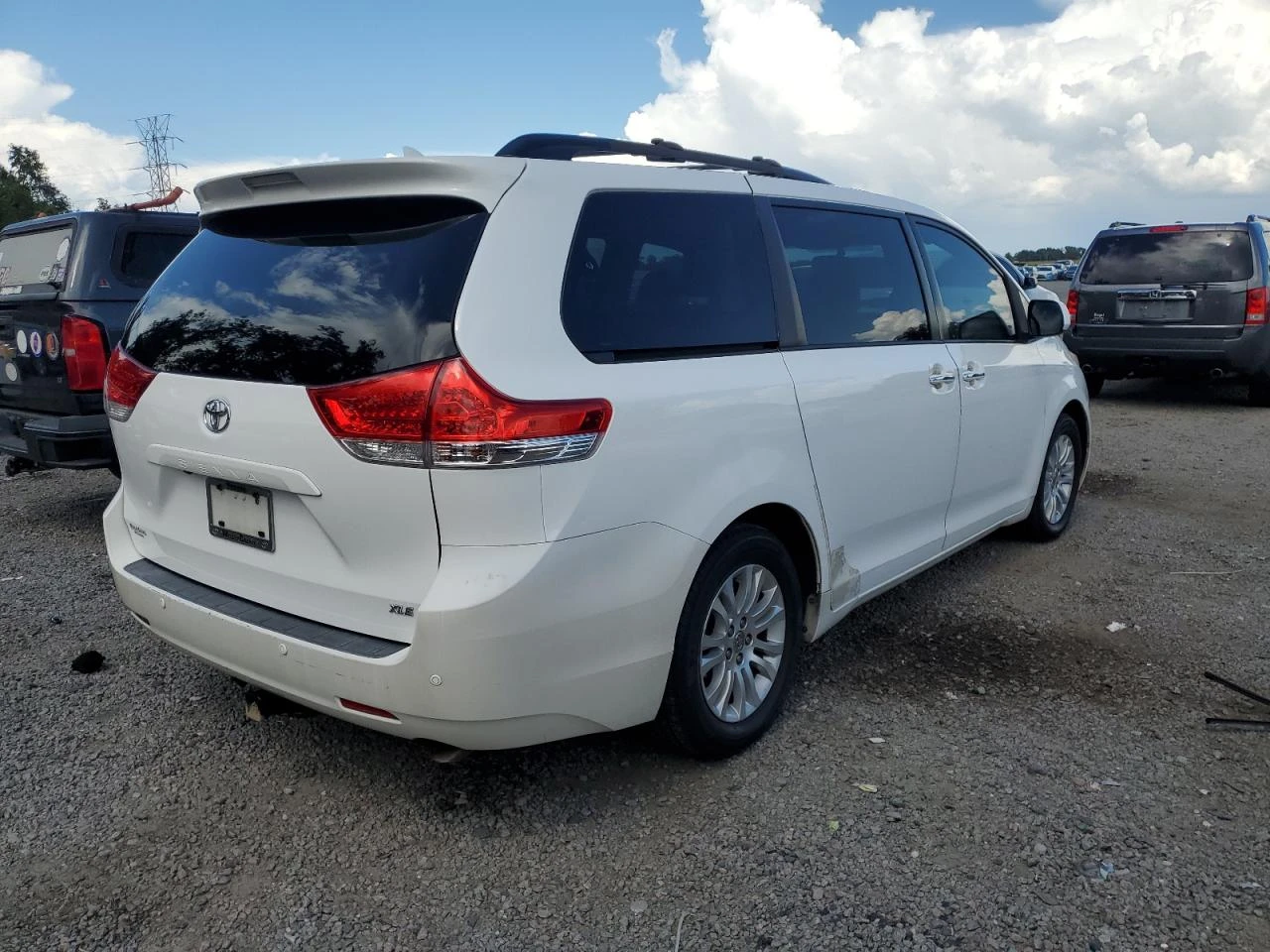 Toyota Sienna XLE 3.5L  - изображение 4