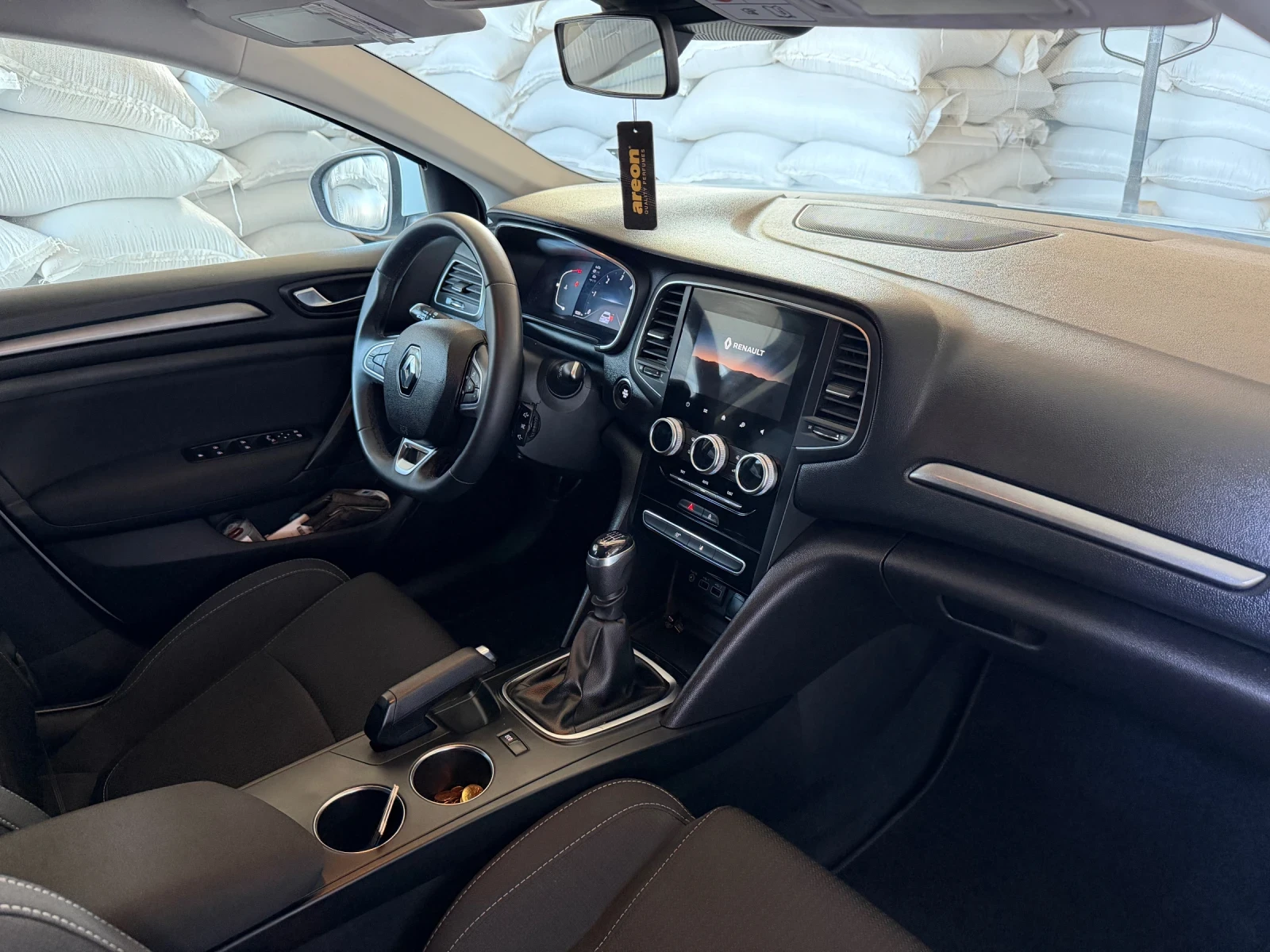 Renault Megane 1.5 Blue DCI, Facelift, Full Led Pure Vision, снимка 8 - Автомобили и джипове - 54168367