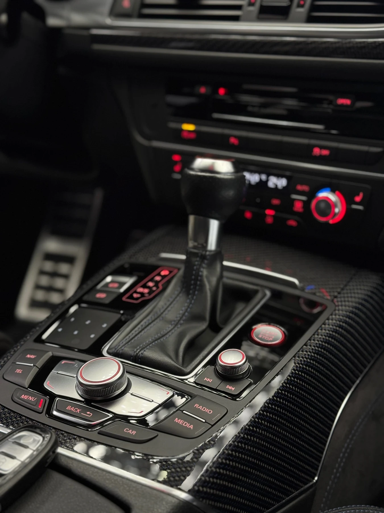 Audi Rs6 Performance , снимка 13 - Автомобили и джипове - 53736029